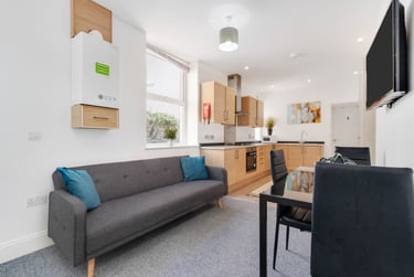 3 bed flat, Ford Park Road, Mutley, Plymouth, PL46QY - Image 2